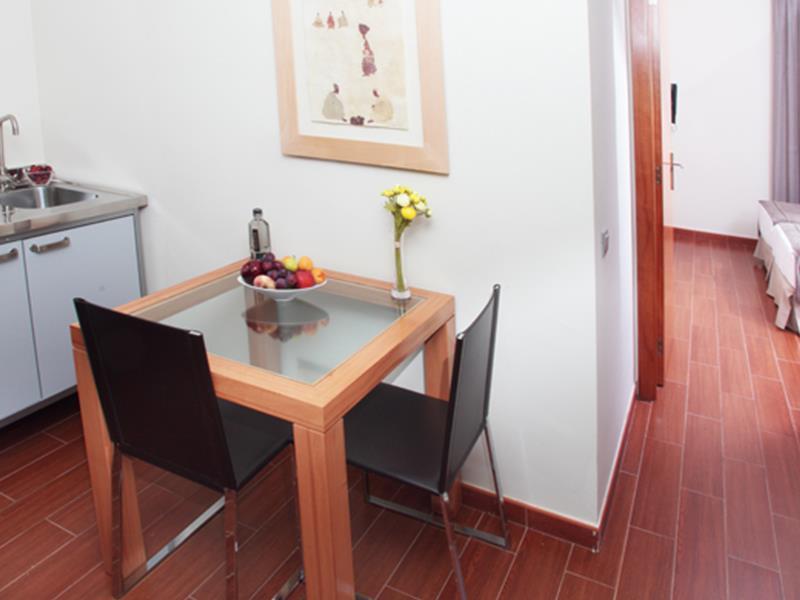 Apartamentos Turisticos Madanis L'Hospitalet de Llobregat Ruang foto